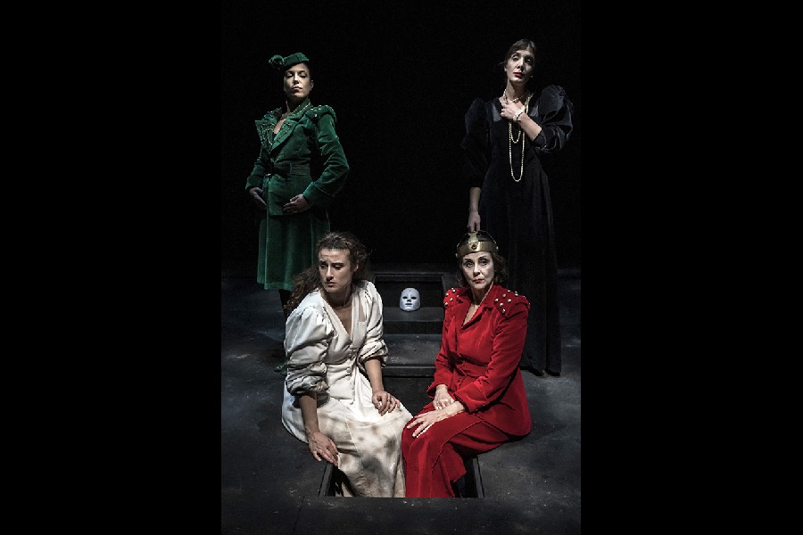 Definisci Antigone, Teatro Elicantropo, Napoli 2026